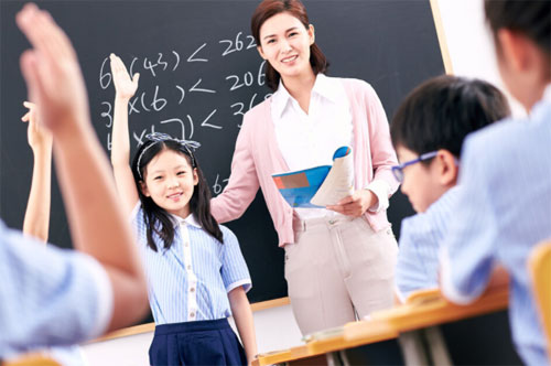 拿购房合同能不能上公立小学?